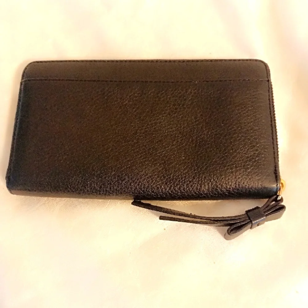 Kate spade black pebbled leather zip around clutch wallet
